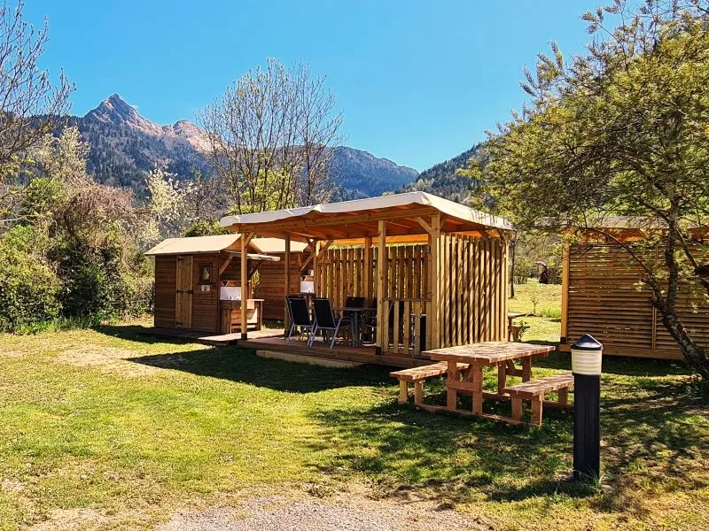 Emplacement Sani Top Confort 2 Pers + Installation + Voit + Sanit Privé + Terrasse Équipée + Cuisine