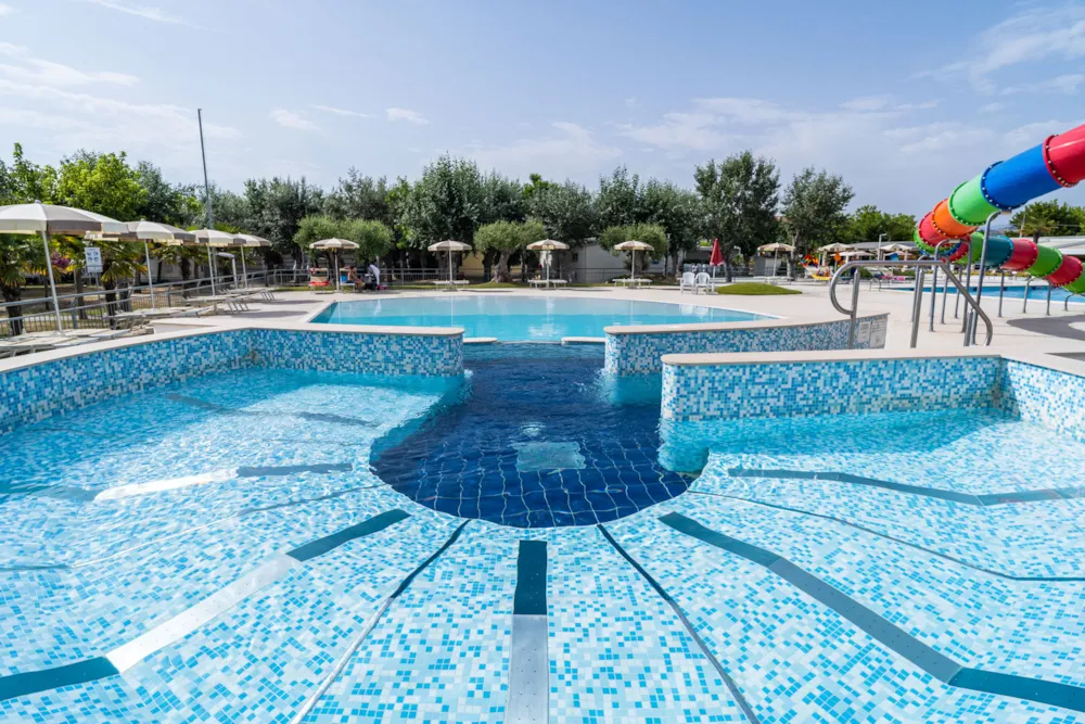 Club del Sole Stork Family Collection