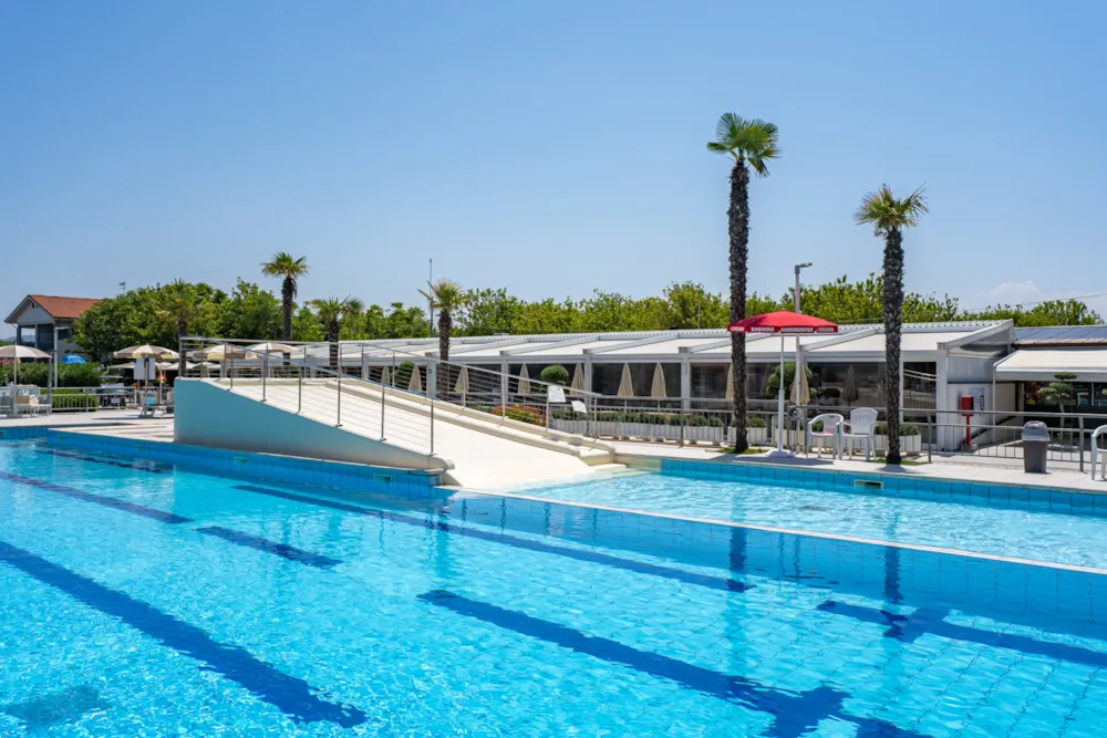 Club del Sole Stork Family Collection