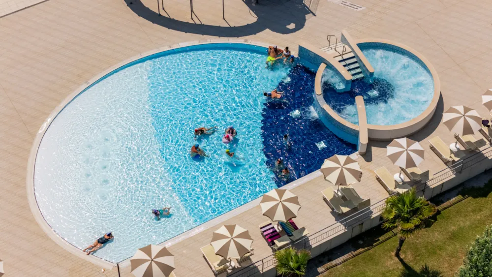 Club del Sole Stork Family Collection