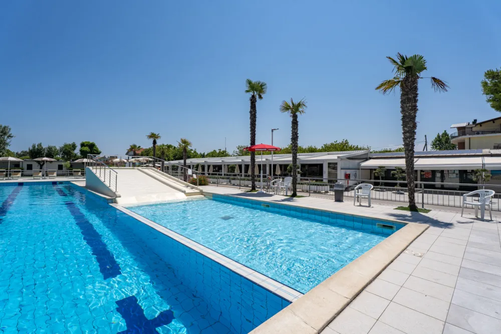Club del Sole Stork Family Collection