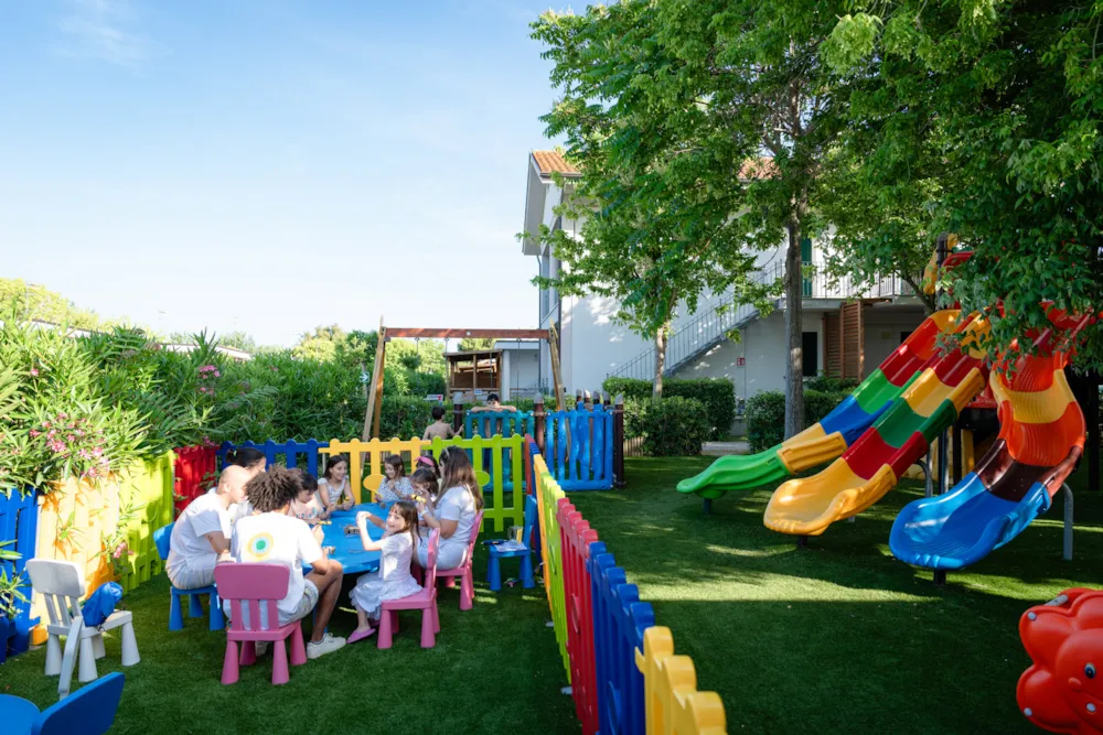 Club del Sole Stork Family Collection