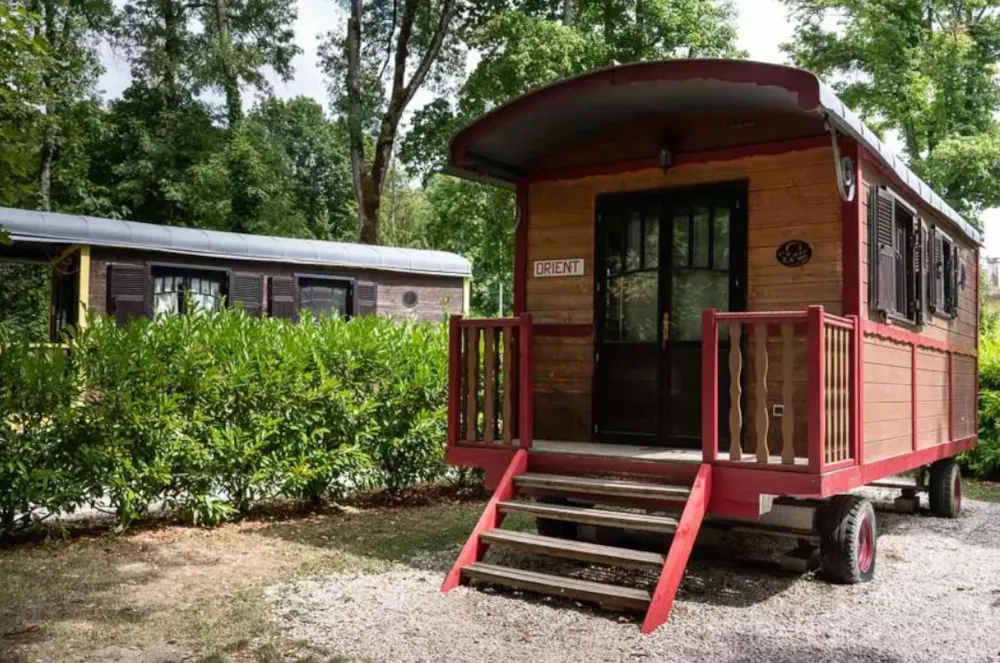 Chambre - Roulotte-Gîte Premium - Le Village de la Champagne