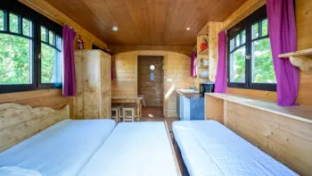 Location - Roulotte Adaptée Aux Personnes À Mobilité Réduite - Le Village de la Champagne