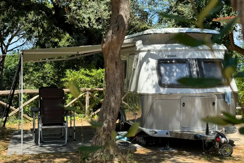 Pitch "Standard Platz" Caravan/Trailer Tent /Tent < 6,0 Mt, Camping-Car < 7.5 Mt