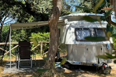 Pitch "Standard Platz" Caravan/Trailer Tent /Tent < 6,0 mt, Camping-car < 7.5 mt — 2