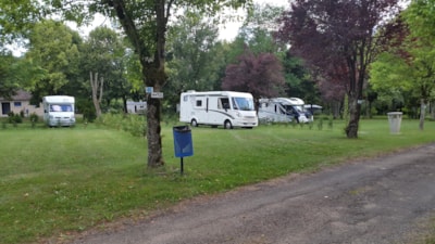 Package: Pitch + car + tent or caravan or camping-car
