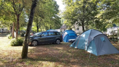 Package: Pitch + car + tent or caravan or camping-car