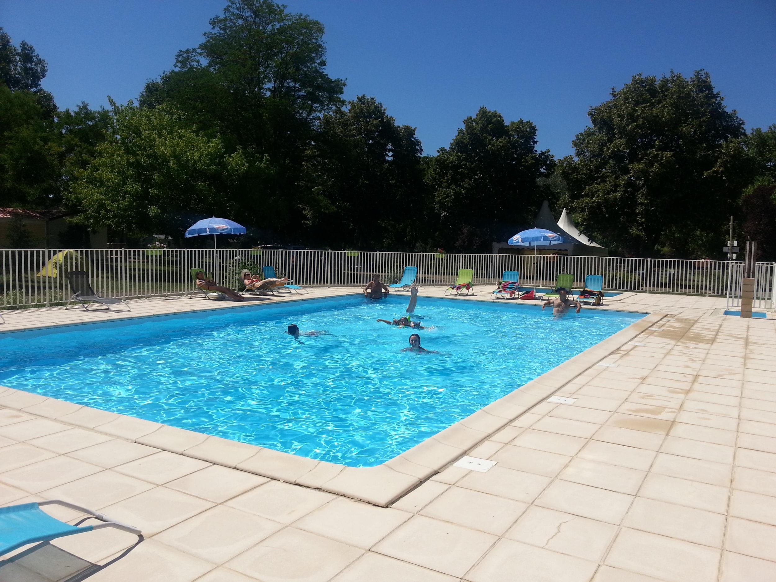 Camping Les Rives du Céou — Foto 1