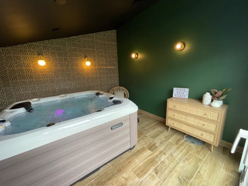 Villa Dans Le Camping Jacuzzi Privatif, Ménage Inclus, Lits Faits, Bbq, Vélos...