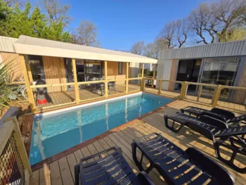 Mietunterkunft - Cottage Aqua Suite 4 Schlafzimmer Mit Privatem Pool, Wlan, Klimaanlage, Grill, 2 Fahrrädern Und Rein - Camping des 2 Plages
