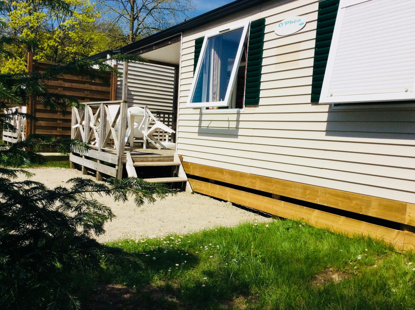 Location - Mobilhome N°7 - Climatise - 2 Chambres Cabine - Terrasse - Camping de Contrexeville