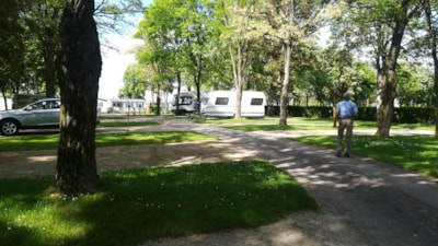 Package: Pitch + car + tent or caravan + electricity — 5