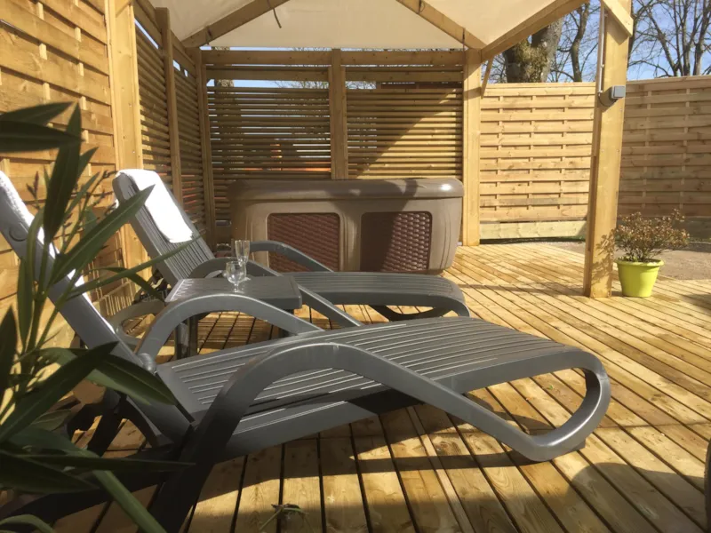 Mobilhome N°14 Cocooning 3 Chambres - Spa Privatif