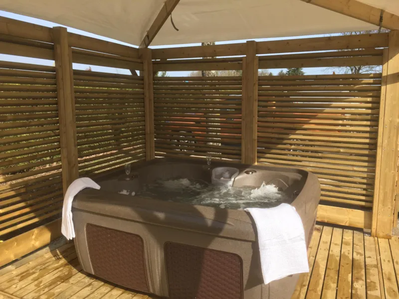 Mobilhome N°14 Cocooning 3 Chambres - Spa Privatif