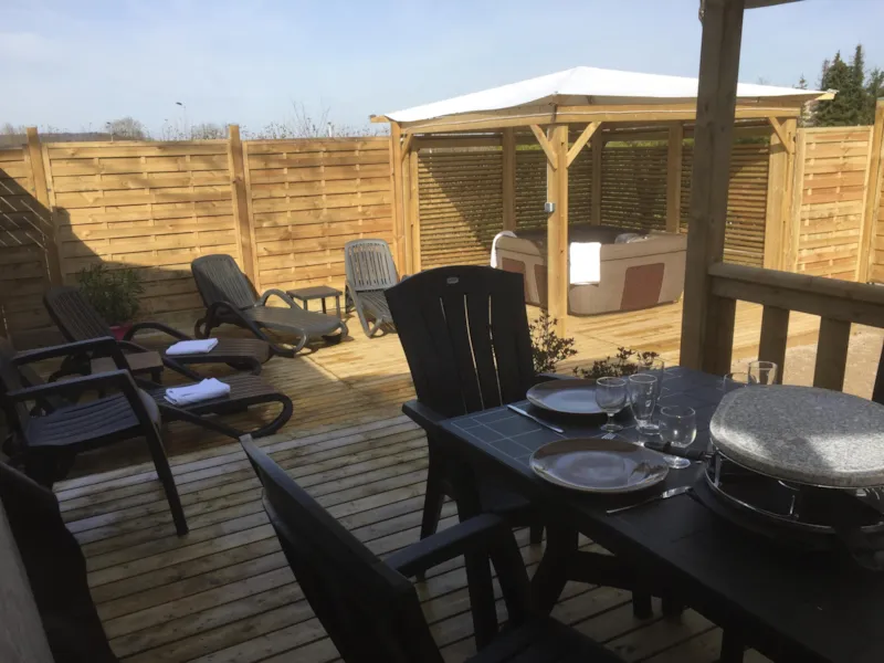 Mobilhome N°14 Cocooning 3 Chambres - Spa Privatif