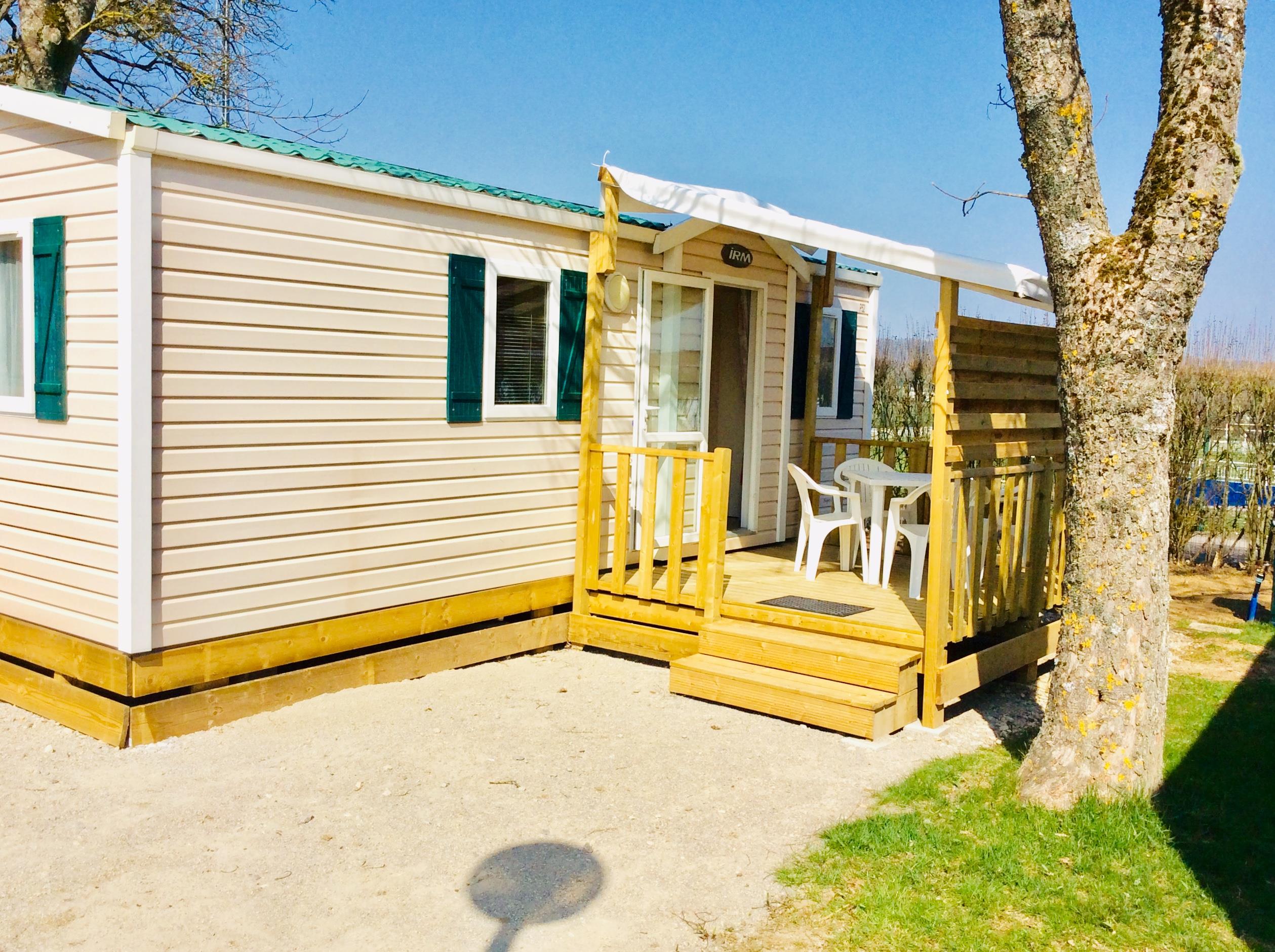 Location - Mobilhome N° 10 - 2 Chambres - Terrasse - Camping de Contrexeville