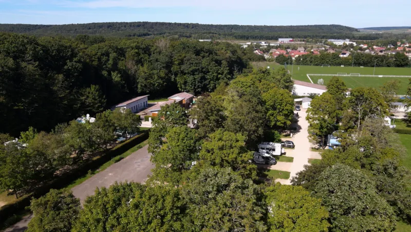 Forfait : Emplacement + 1 Voiture + Tente Ou Caravane - Camping Car + Électricité