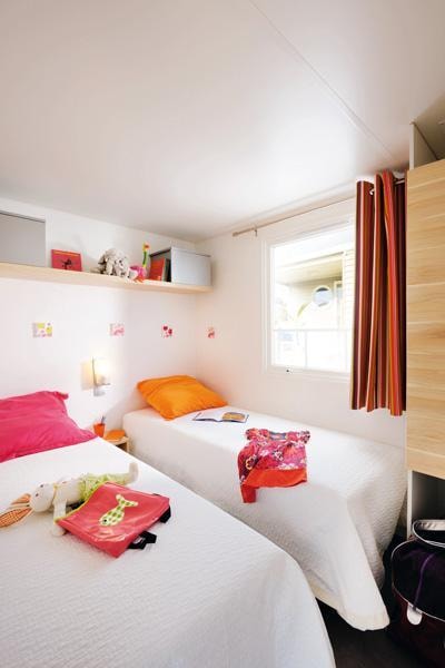 Mobil-Home Confort 27M² 2 Chambres Dont Terrasse Semi-Couverte 18M² + Tv