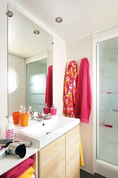 Mobil-home Standard Bois - 31m² -3 bedrooms + semi-covered terrace 18m² + TV — 6