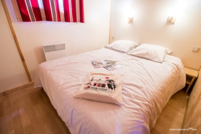 Chalet Bois Comfort 24m²(2 bedrooms + sheltered terrace + TV — 3