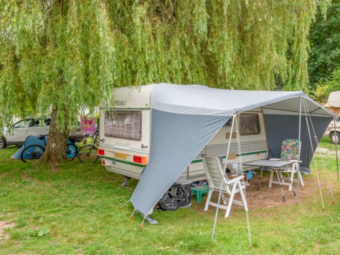 Forfait Confort (1 Tente, Caravane Ou Camping-Car / 1 Voiture / Électricité 6A)