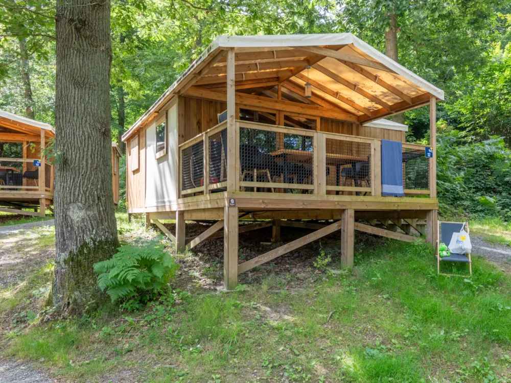 Mietunterkunft - Cosyflower Premium Auf Stelzen 38M² Davon Überdachte Terrasse 11M² - 2 Zimmer + Tv - Flower Camping La Chênaie