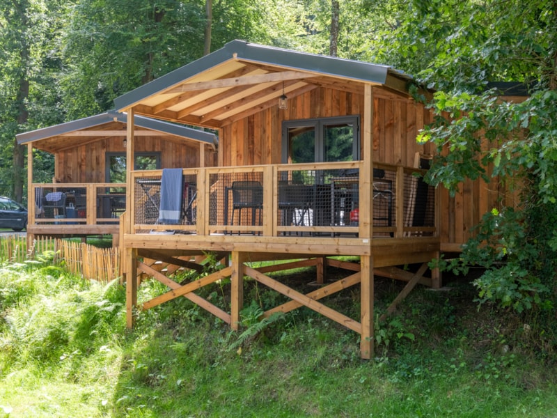 Lodge VIP Premium 34m² - 2 slaapkamers + TV + lakens + handdoeken + 11m² overdekt terras