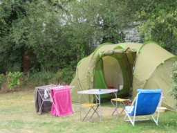 Kampeerplaats(en) - Standplaats (1 Tent, Caravan Of Camper / 1 Auto) - Camping d'Arvor