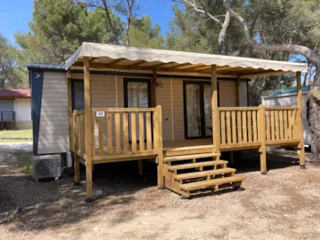 Mietunterkunft - Mobilheim Confort 30 M² (2 Zimmer) Clim Halbüberdachte Terrasse - Camping Lou Paradou