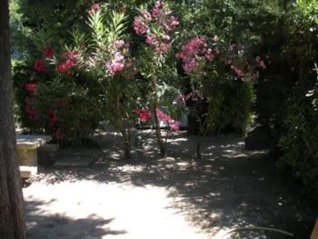 Stellplatz - Stellplatz Nature (Zelt,  / 1 Auto) - Camping La Rouillère
