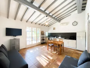 Mietunterkunft - Kleines Komforthaus + 40M2 (1 Schlafzimmer) - Klimatisiert - Camping La Rouillère