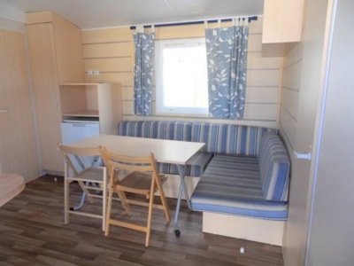 Air-conditioned mobile home + Tv model — 2