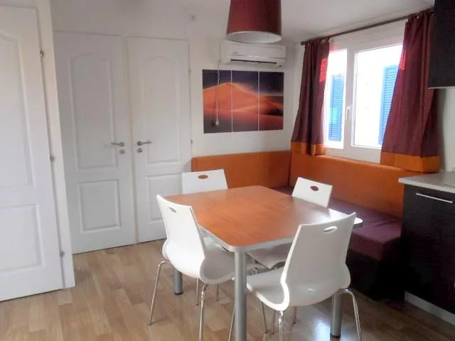 Mobil-Home Climatisé + Tv Modèle Pour 8 Personnes