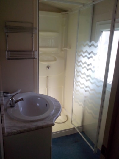 Air-conditioned mobile home + Tv model — 7