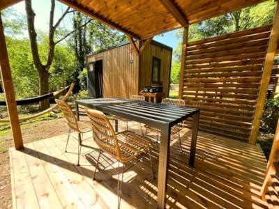 Pitch Luxe + electricity 10A + toilet blocks + Garden Pack — 2