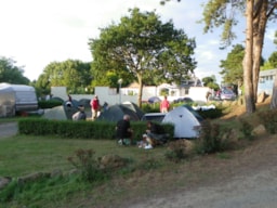 Kampeerplaats(en) - Tente Randonneur Pédestre Ou  Vélo (Pas Véhicule Motorisé) - Camping Armor Loisirs