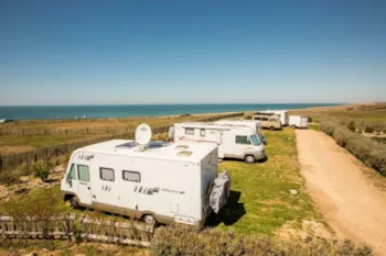 Stellplatz - Stellplatz + Strom (Meersicht) - Chadotel La Dune des Sables