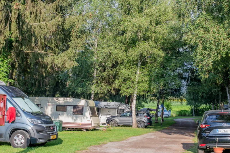 Forfait Camping (Emplacement, 2 Personnes, 1 Véhicule)