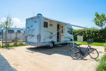 Stellplatz - 4 Blumenplätze **** Mit Privaten Und Beheizten Toiletten - YELLOH! VILLAGE - CAMPING LA CAPRICIEUSE