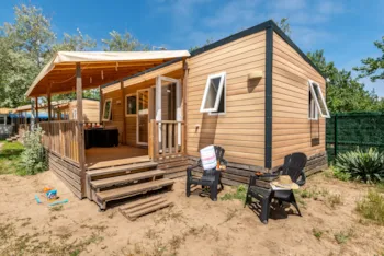 Mietunterkunft - Premium | 36M² | Klimaanlage | 3 Schlafzimmer | Hochterrasse - - Camping Marina d'Erba Rossa