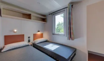 Mietunterkunft - Premium Azure | 35M² | Klimaanlage | 3 Schlafzimmer | Hochterrasse - - Camping Marina d'Erba Rossa
