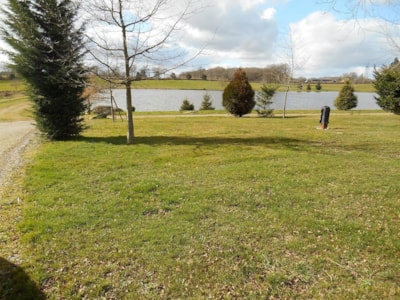 Grand Confort pitch - Electricity 16A - Water - Drainage point - Z4