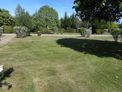 Pitch Castel Suite Premium + electricity 20A - Water point - with private facilities - Z4