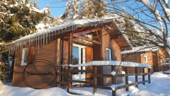 Mietunterkunft - Chalet Tradition 4 Personnes Confort 21M² (1 Zimmer + Mezzanine + Terrasse) - Camping Bois de Gravière