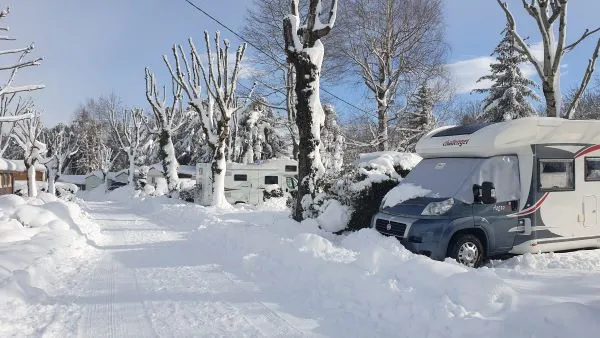 Emplacement - Séjour En Automnomie - Sans Sanitaires - Camping Bois de Gravière