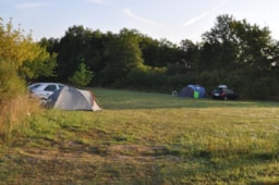 Stellplatz - Stellplatz - Camping Brantôme Far Ouest
