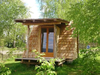 Mietunterkunft - Randonneur Hütte - Ausgestattet Mit Einem Doppelbett Und Campingausrüstung - Camping du Mettey****