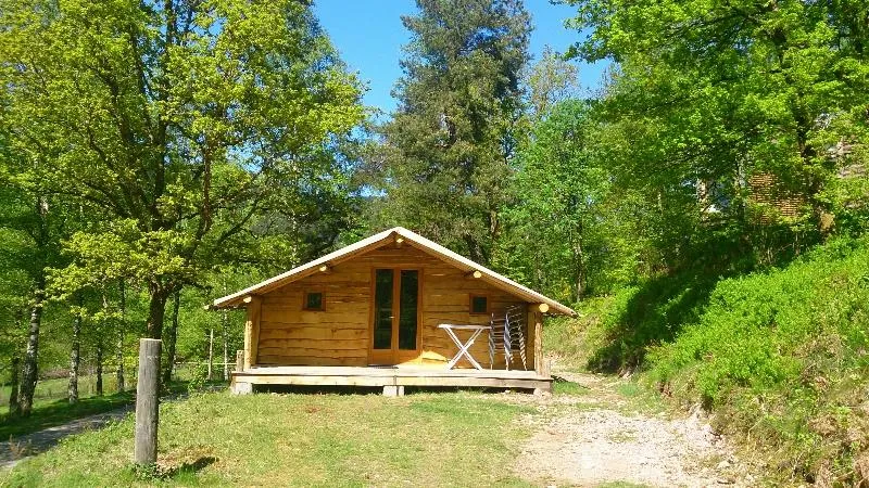 Location - Cabane Du Trappeur - Camping du Mettey****