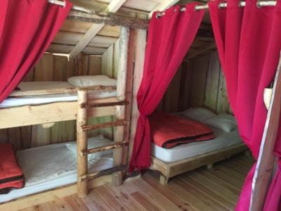 TRAPPEUR Hut — 6